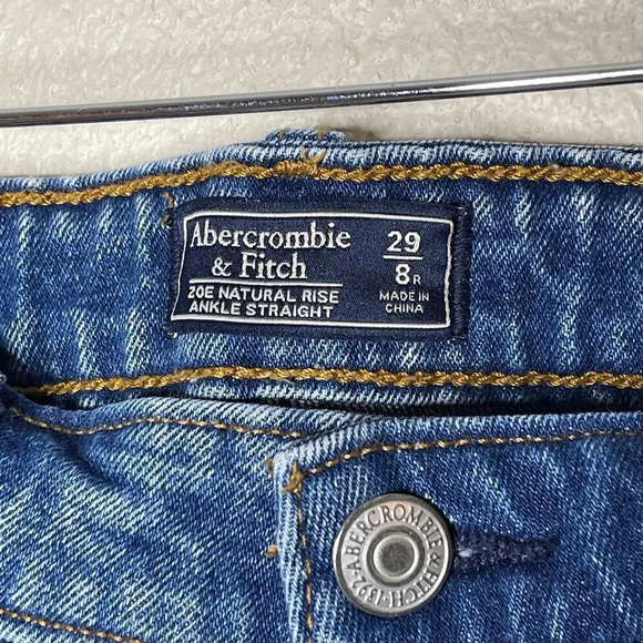Abercrombie & Fitch Zoe Natural Rise Ankle Straight Jeans 29/8 - Picture 3 of 5
